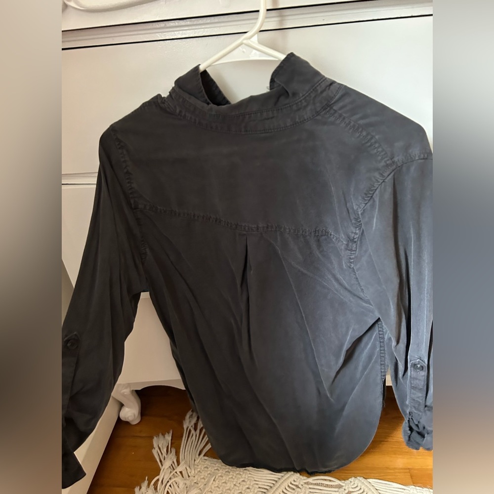 Button up - Picture 3 of 6